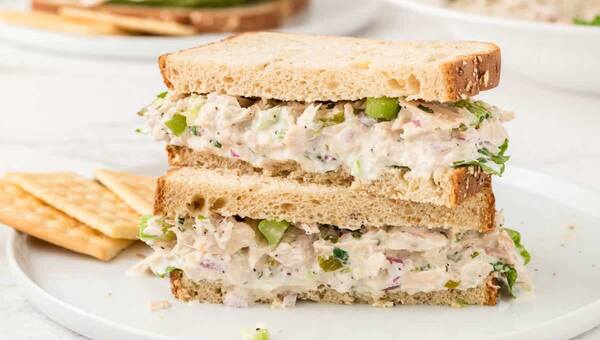 How To Make Quick And Easy Tuna Salad Sandwich