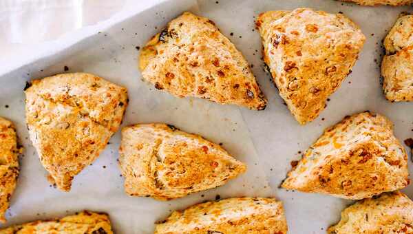 How To Make Bacon, Egg, And Cheddar Scones