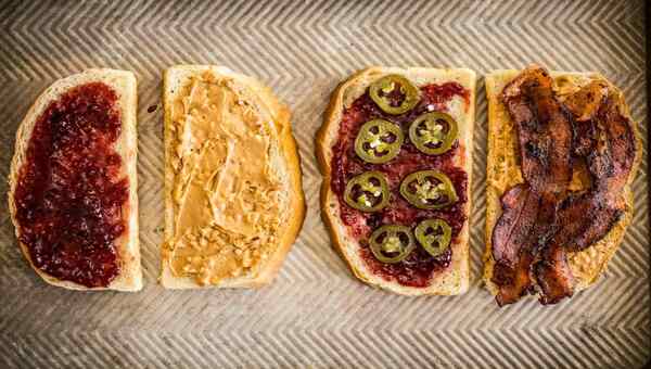How To Make Grilled Peanut Butter And Jelly Sandwich