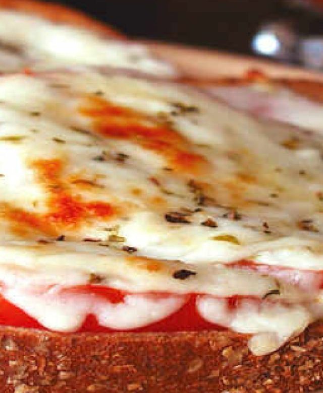 Cheese-tomato-melt