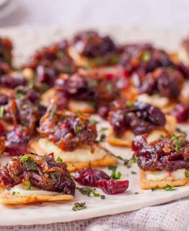 caramelized-onion-cranberry-cream-cheese-bites